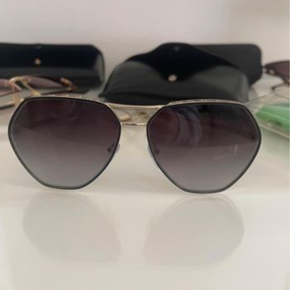 BULGARI sunglasses - Picture 2 of 3